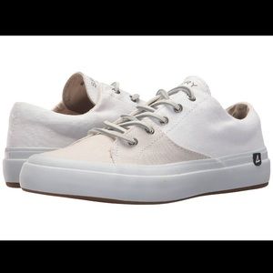 Size 9 1/2 Sperry Shoes BRAND NEW NEVER WORN!